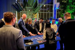 Blackjacktafel-huren-met-spelbegeleider-Medium