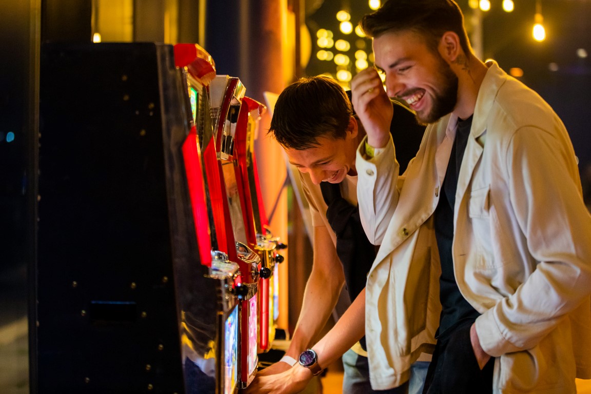 Gokkasten huren op je feest